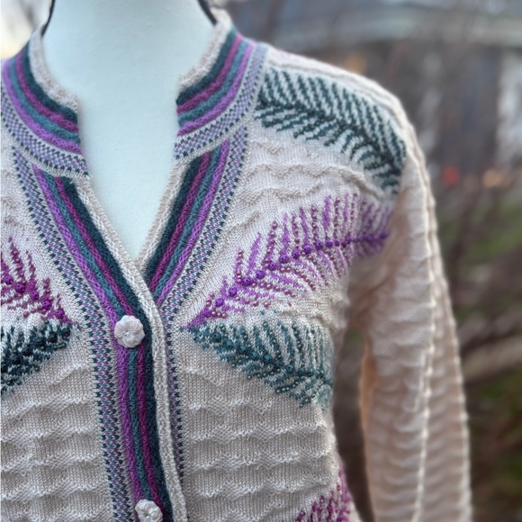 Vintage Teacher Soft Wool Blend Patterned Cardigan | Small–Medium - Picture 5 of 12